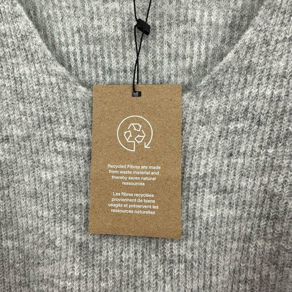 Vero Moda size Large gray v neck sweater bell sleeves NEW v neck ruffle blouse - Picture 6 of 8